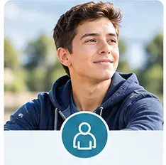 Adolescente representando el programa de Salud Juvenil del Sistema Clínico Integrativo RABEN para apoyar el bienestar físico, emocional y el desarrollo saludable durante la adolescencia.