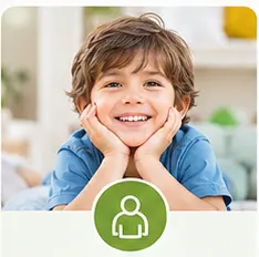 Niño representando los programas personalizados de Salud Infantil del Sistema Clínico Integrativo RABEN para acompañar el desarrollo y bienestar de los niños.